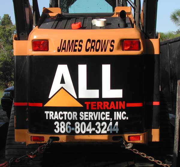 caterpillar style logo for tractor